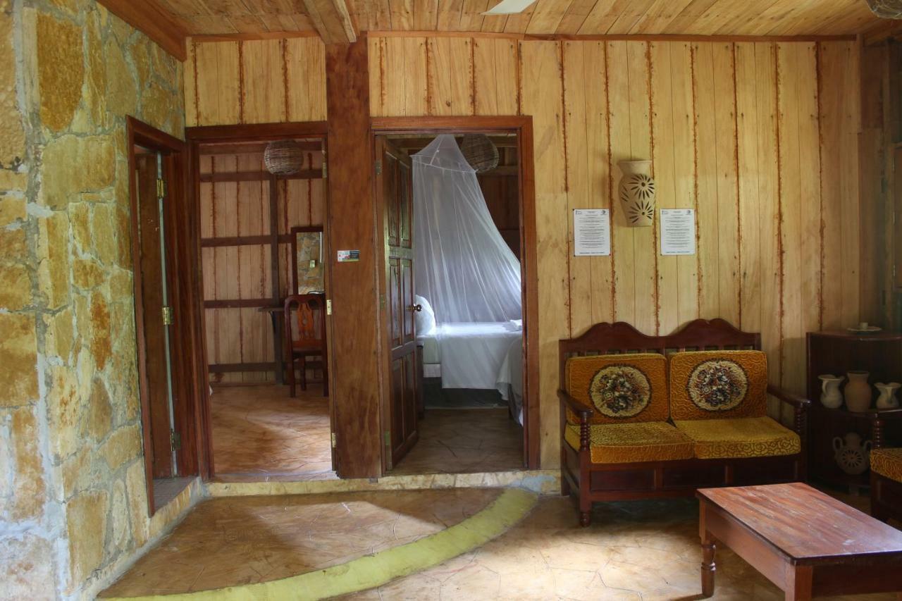 Hotel Nueva Alianza Frontera Corozal Екстериор снимка